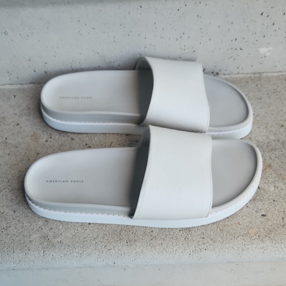 American Eagle Women's White Slide Sandals Size 11.